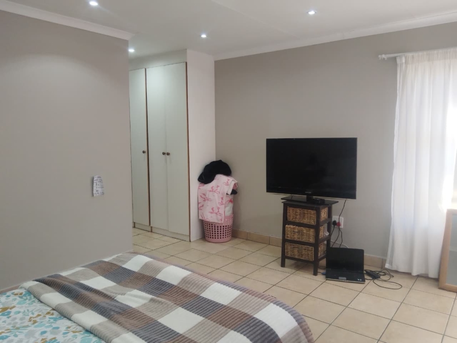 2 Bedroom Property for Sale in Potchefstroom North West